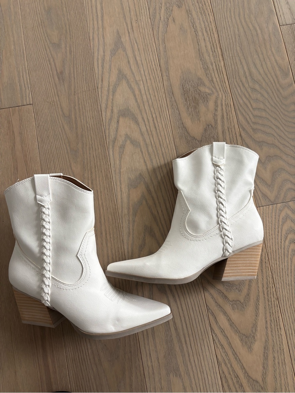 Dolce vita western booties 8.5